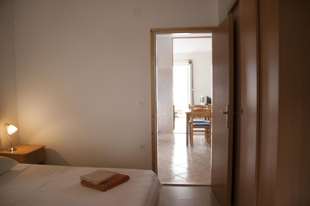 House Baglija Apartman Lumbarda Szoba fotó