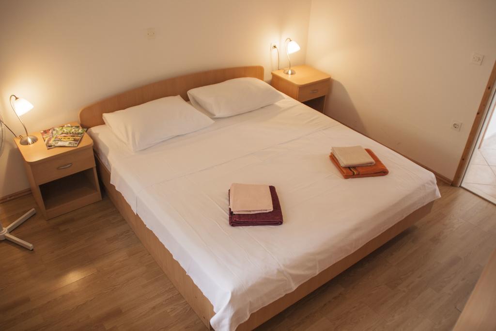 House Baglija Apartman Lumbarda Szoba fotó