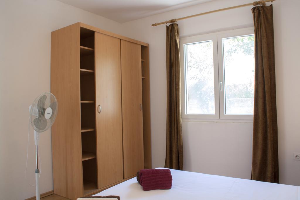 House Baglija Apartman Lumbarda Szoba fotó